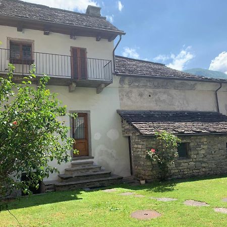 Appartamento Di Vacanza Casa Leoni Verscio Bagian luar foto