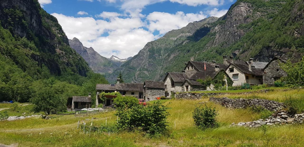 Appartamento Di Vacanza Casa Leoni Verscio Bagian luar foto