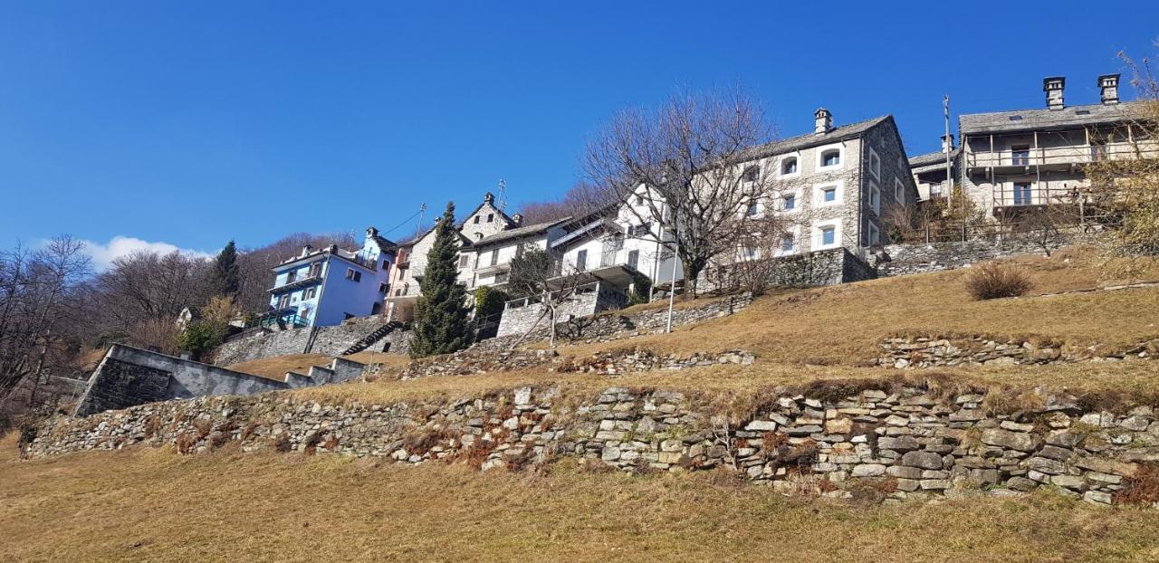 Appartamento Di Vacanza Casa Leoni Verscio Bagian luar foto